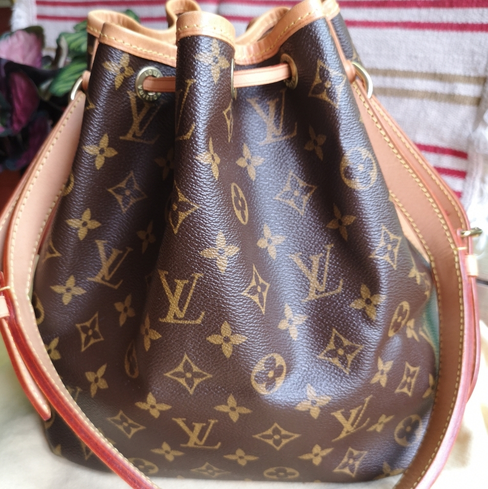 Louis Vuitton petit noé monogram